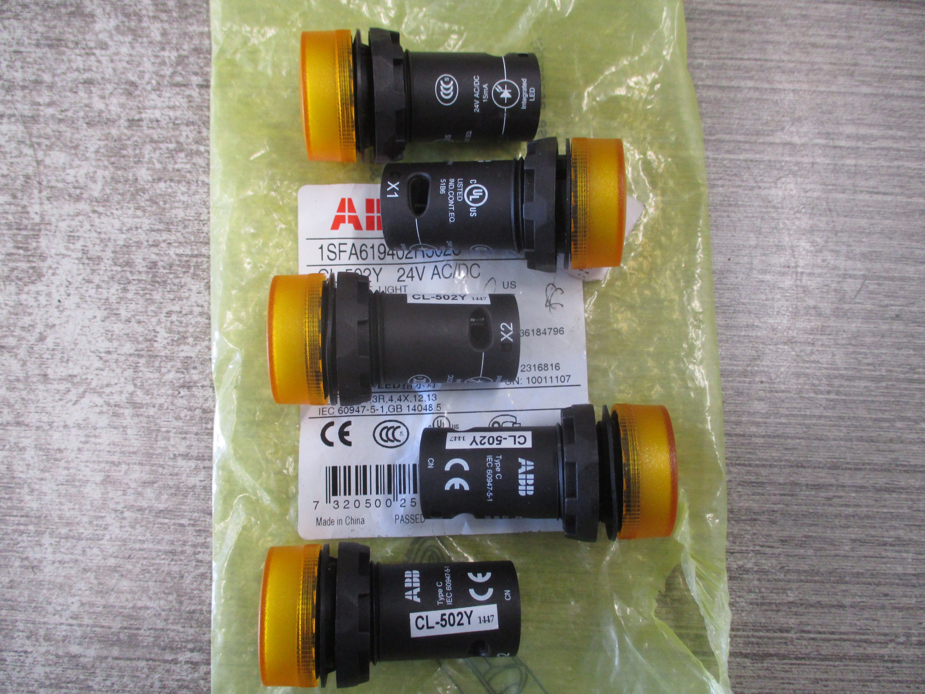 ABB LED Pilot Light 1SFA619402R5023 24V AC/DC Yellow *Bag of 5* New Surplus