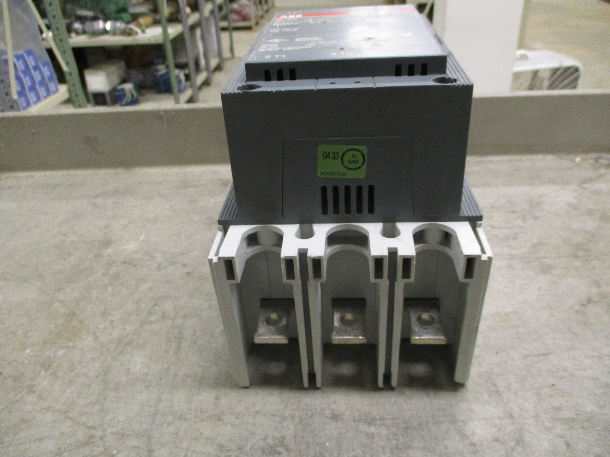 ABB Contactor AF260-30 20-60VDC Coil 350A 600V *Chipped* Used