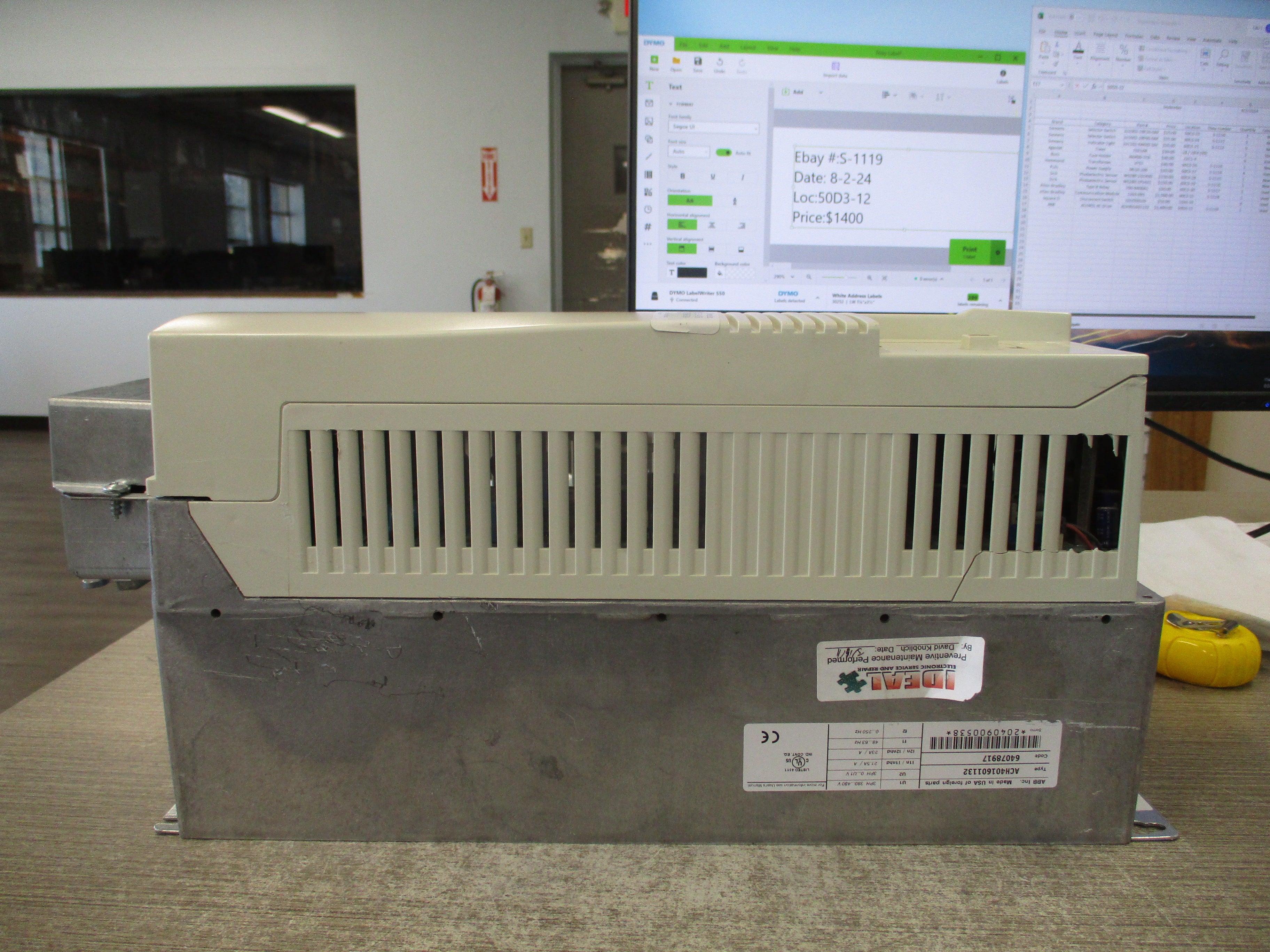 ABB ACH401 AC Drive ACH401601132 15HP 3Ph Input: 3PH / 380-480V / 21.5A/A / 48-63Hz  Out Put: 0-U1 V / 23A/A 0-250Hz * No Keypad * * Broken Cover Mount * * Broken Vent * Used