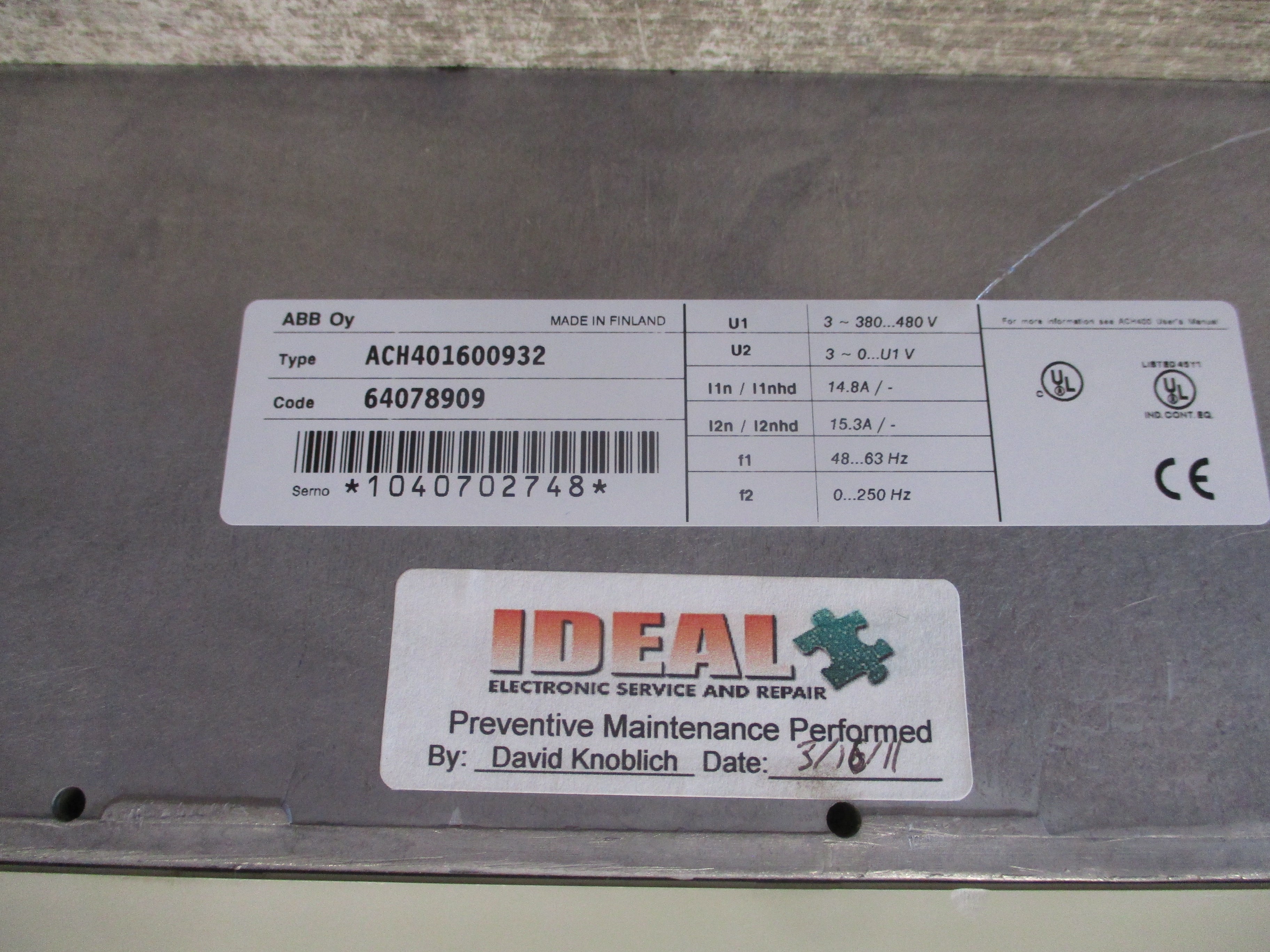 ABB ACH401 AC Drive  ACH401600932  10 HP  3Ph  Input: 380-480 V 14.8 A 48-63 Hz Output: 0-U1 V 15.3 A 0-250 Hz *No Keypad*  *Broken Keypad Mount Clip*  Uséd