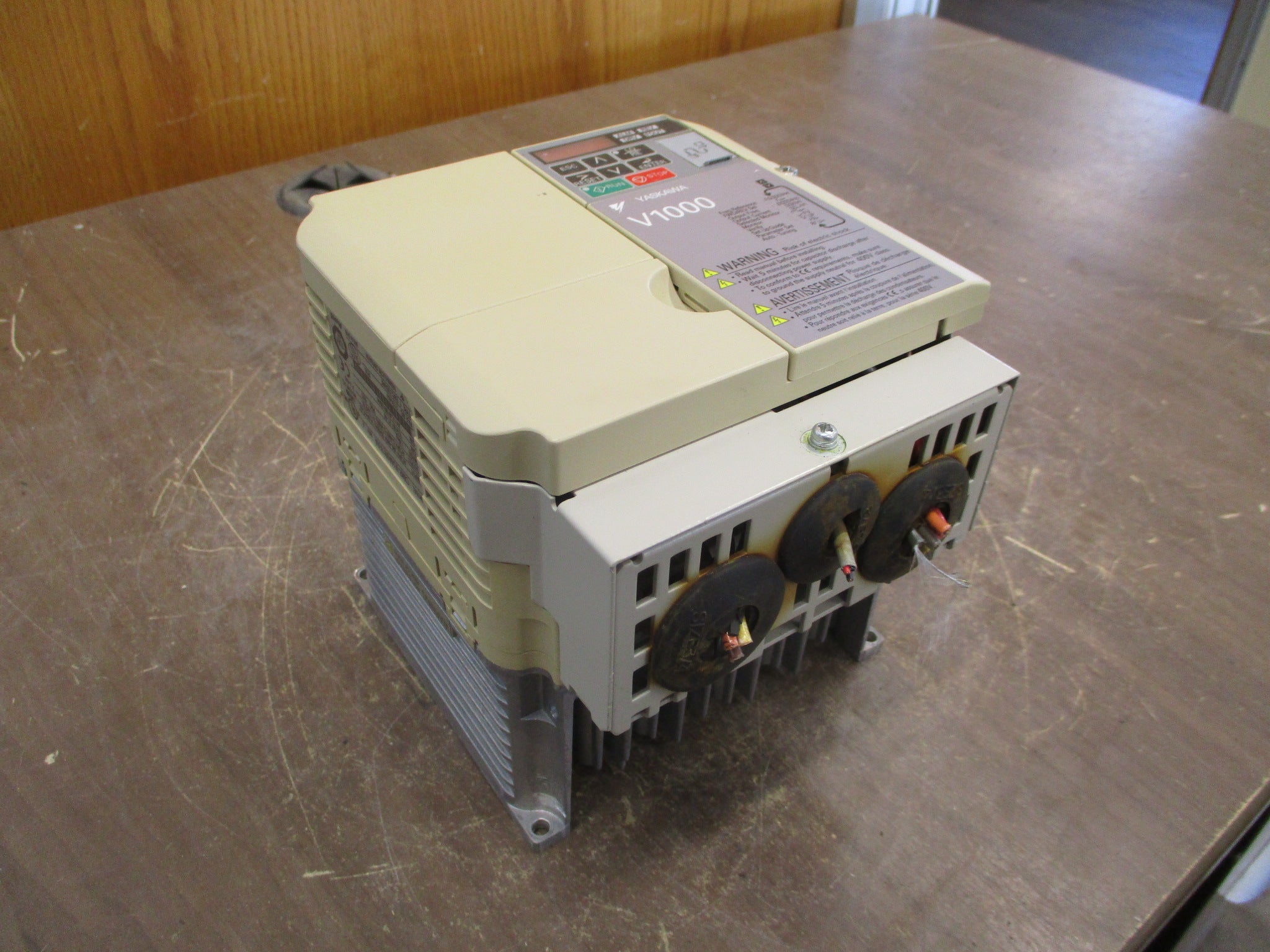 Yaskawa V1000 AC Drive CIMR-VU4A0011FAA 7.5HP 3Ph Used