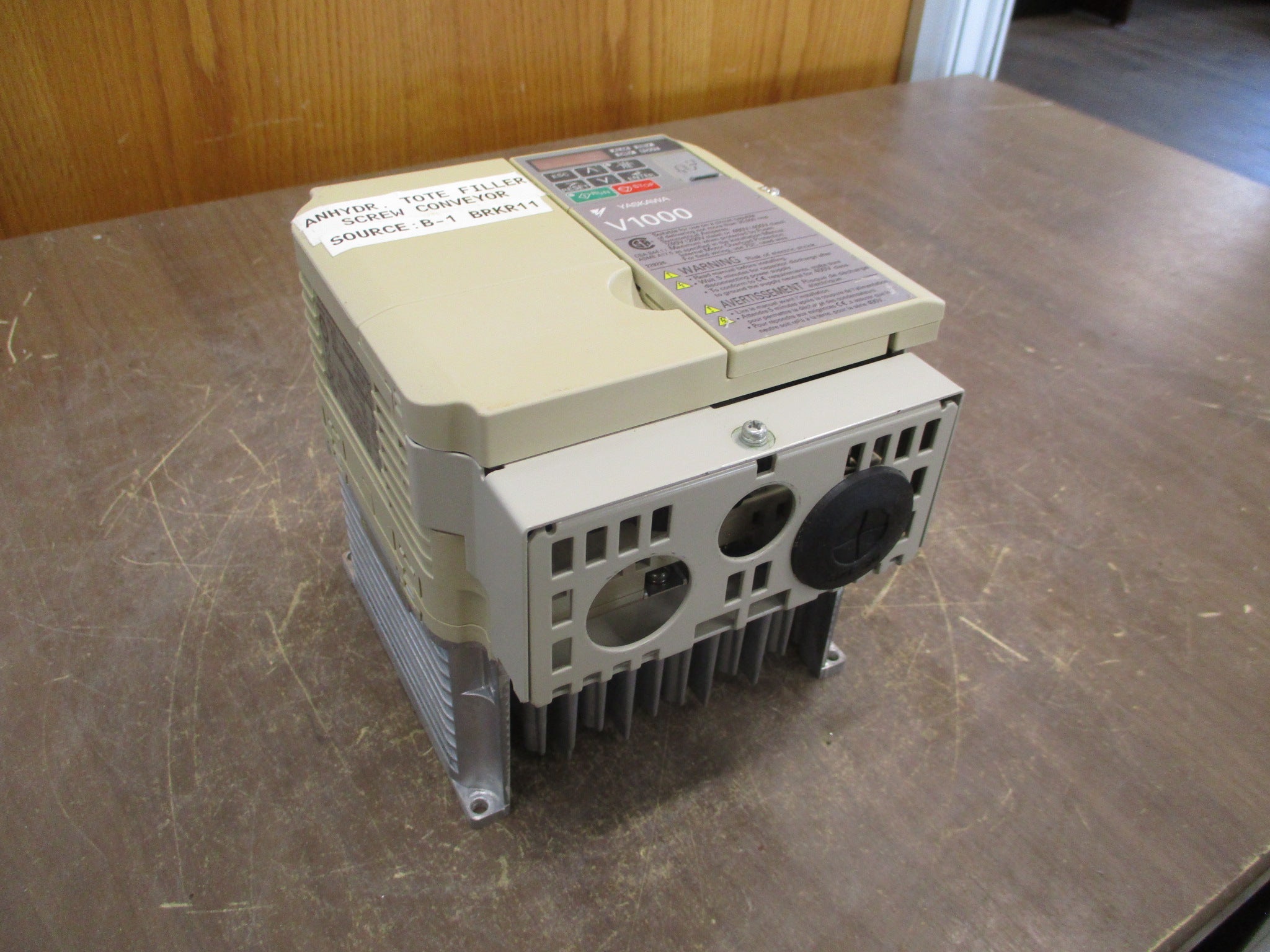 Yaskawa V1000 AC Drive CIMR-VU4A0011FAA 7.5HP 3Ph Used.