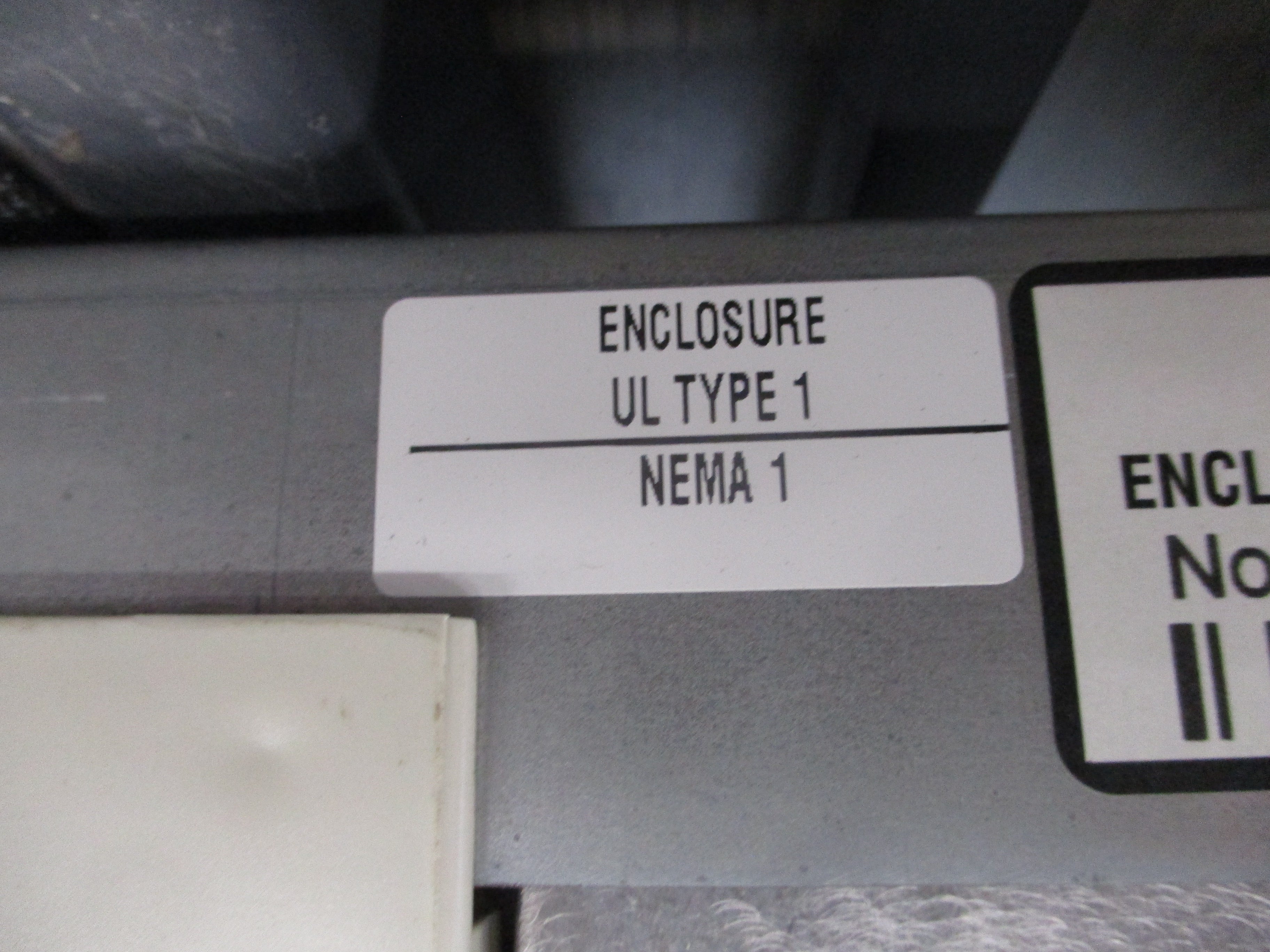 ABB ACH550-AC Drive W/Bypass ACH550-VCR-06A6-2+F267 1.5HP 3Ph Input: 3PH 48-63Hz 208-240 VAC 6.6A Output: 3PH 0-500Hz 0-U1 VAC 6.6A W/Keypad (Cracked Screen) Used