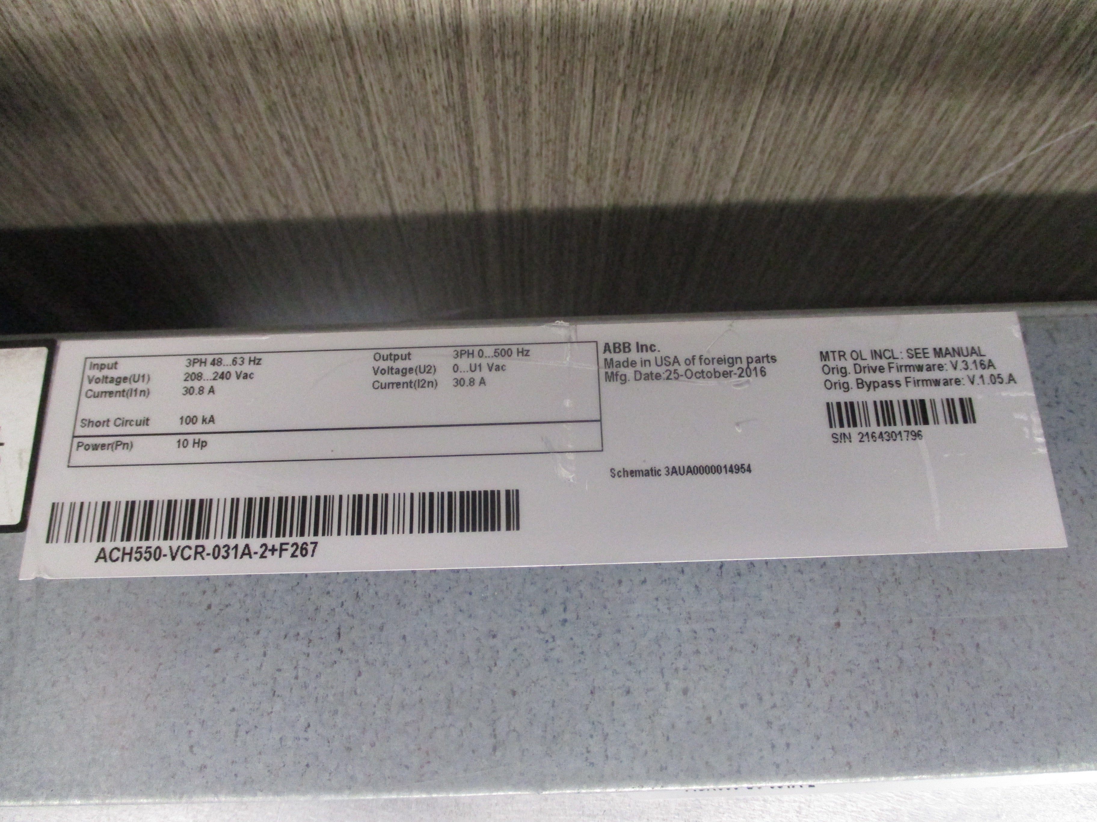 ABB ACH550 AC Drive W/Bypass ACH550-VCR-031A-2+F267 10HP 3Ph Input: 3PH 48-63Hz 208-240 VAC 30.8A Output: 3PH 0-500Hz 0-U1 VAC 30.8A W/Keypad Used