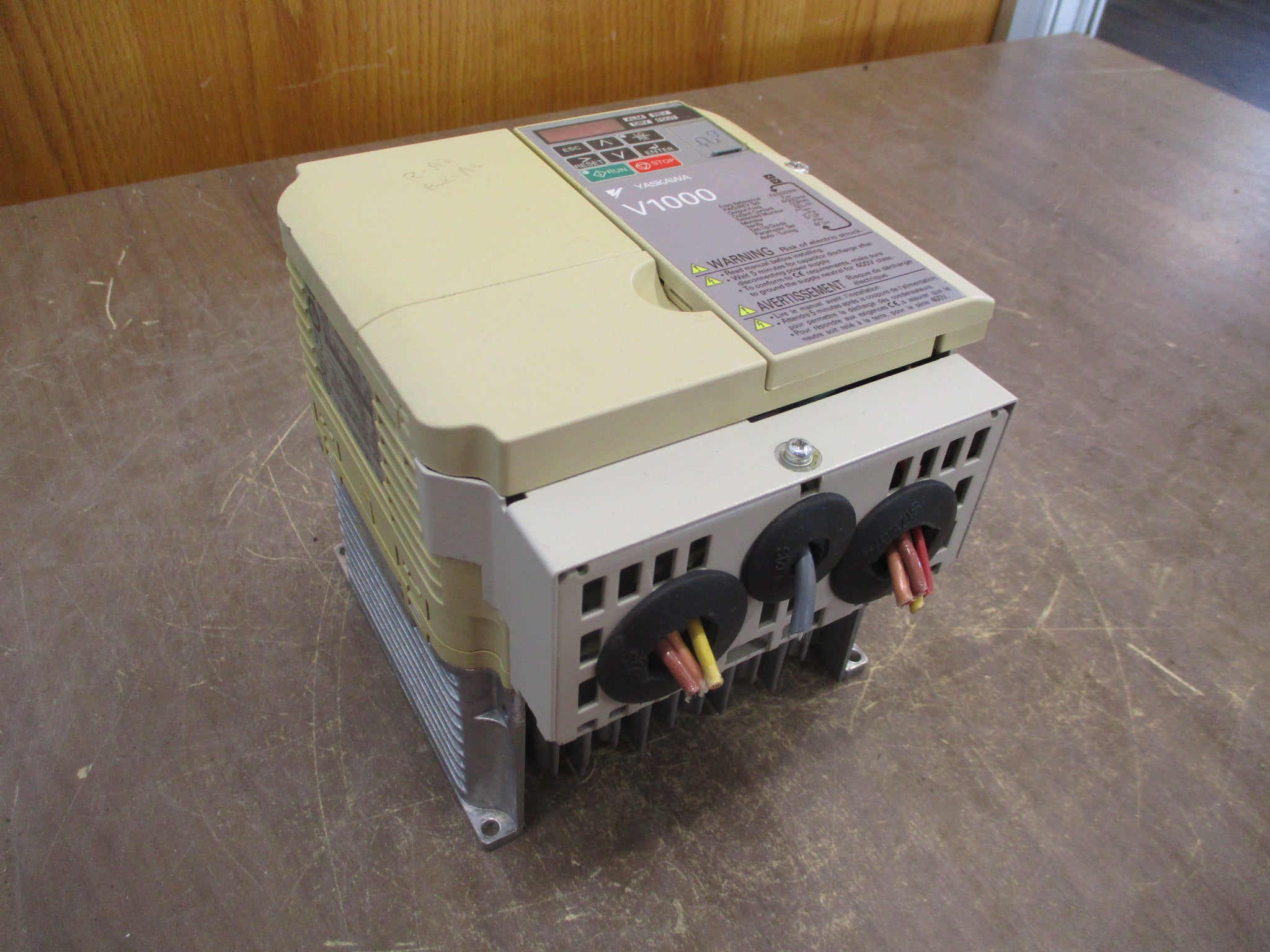 Yaskawa V1000 AC Drive CIMR-VU4A0011FAA 7.5HP 3Ph Used