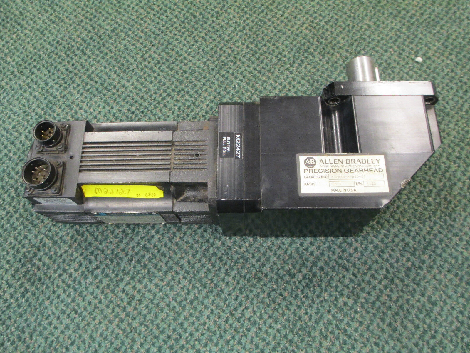 Allen-Bradley 1326 AC Servo Motor 1326AB-B410G-21 W/ AB Gearhead 1326AB-RPB50-21