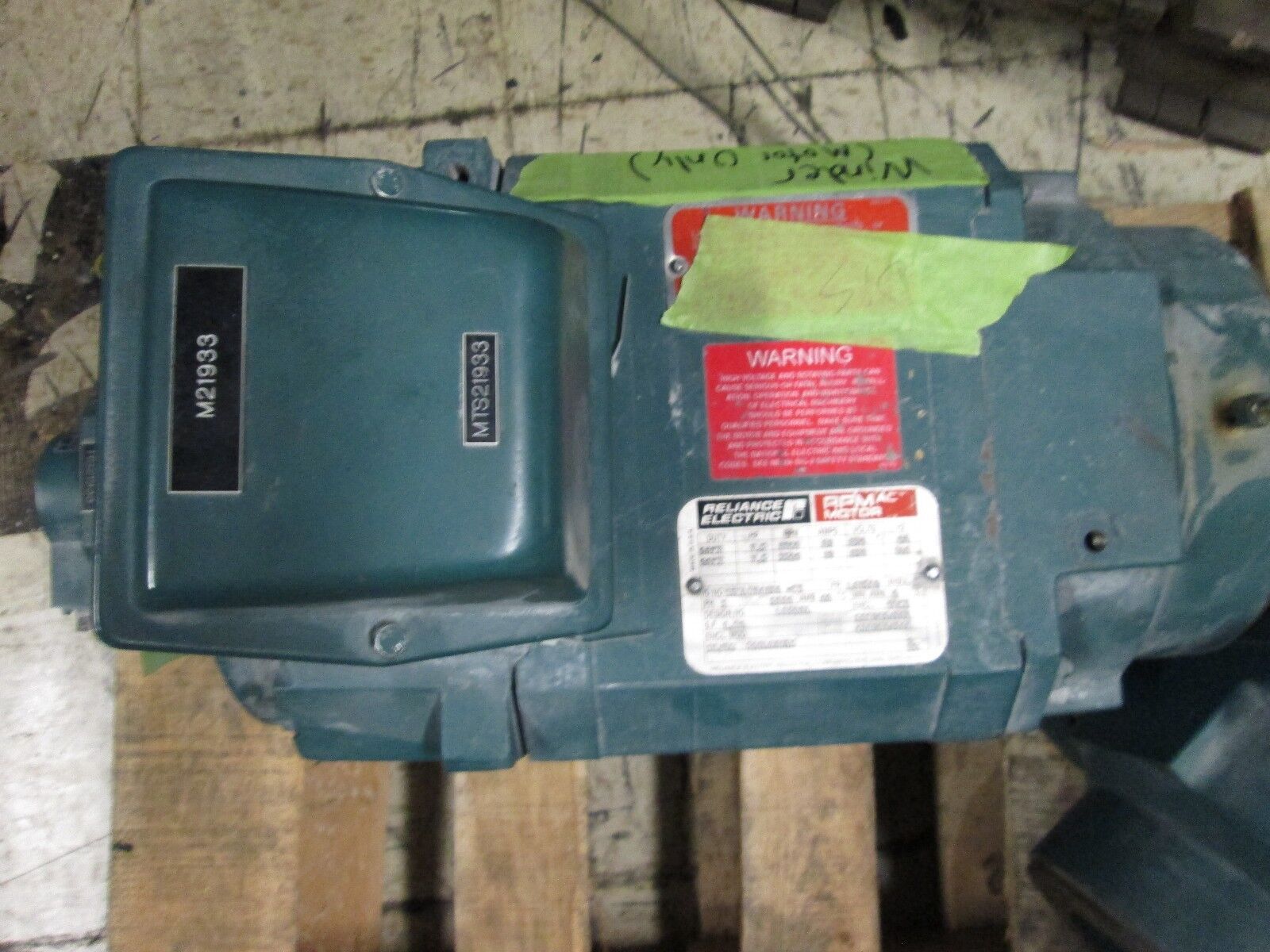 Reliance RPM AC Motor L0360A 7.5 HP Used