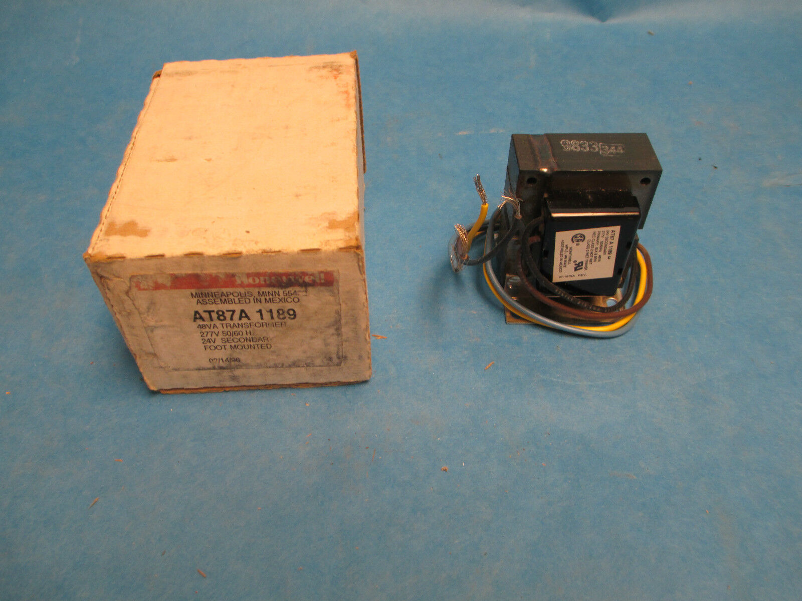 Honeywell Control Transformer AT87A 1189, .048 KVA 277V - 24V