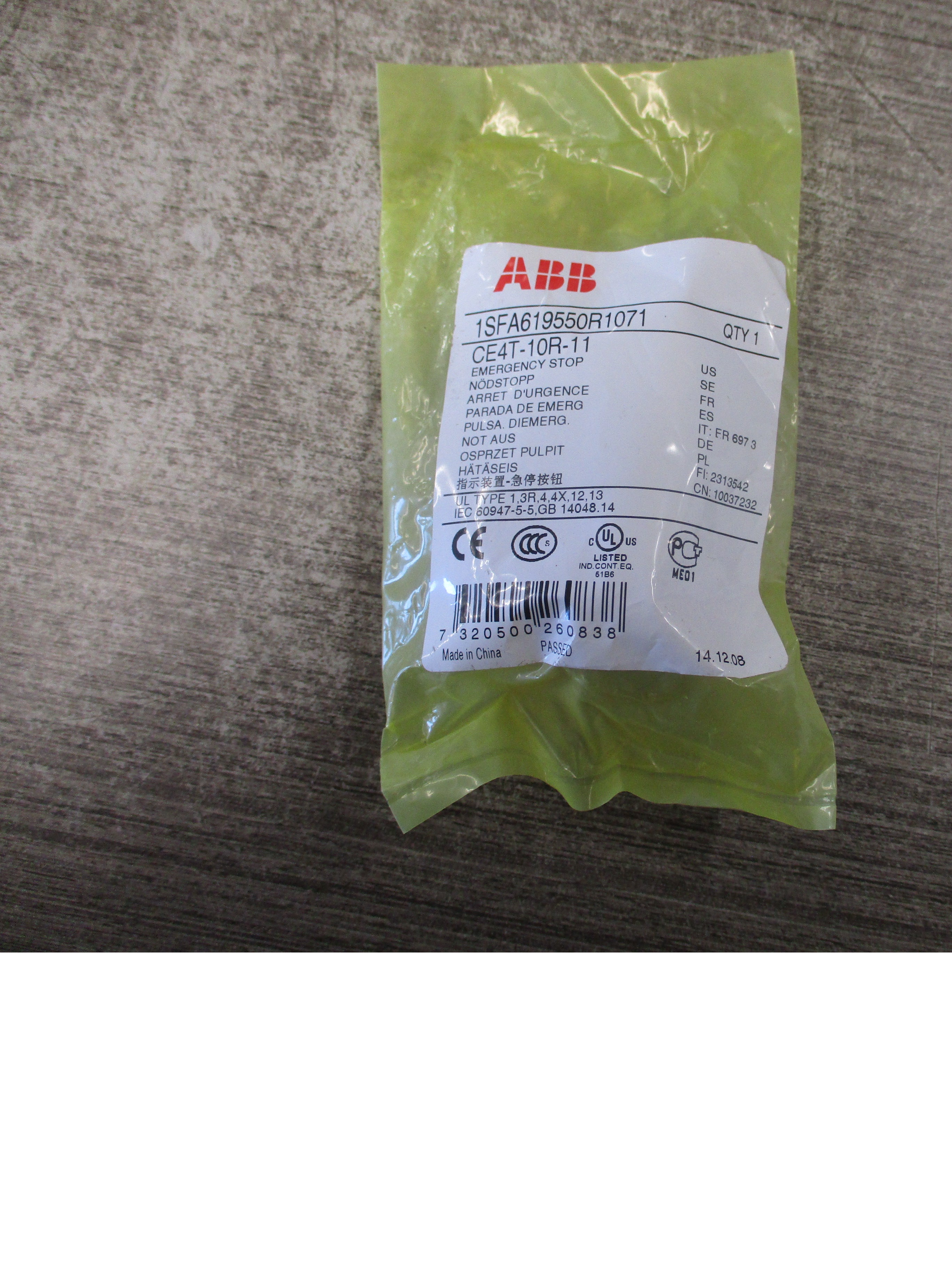 ABB Emergency Stop Push Button 1SFA619550R1071 CE4T-10R-11 New Surplus